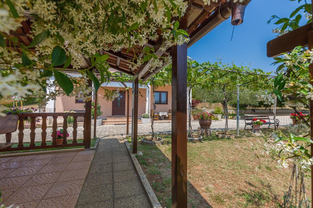 Apartments Mirjana Врсар Экстерьер фото